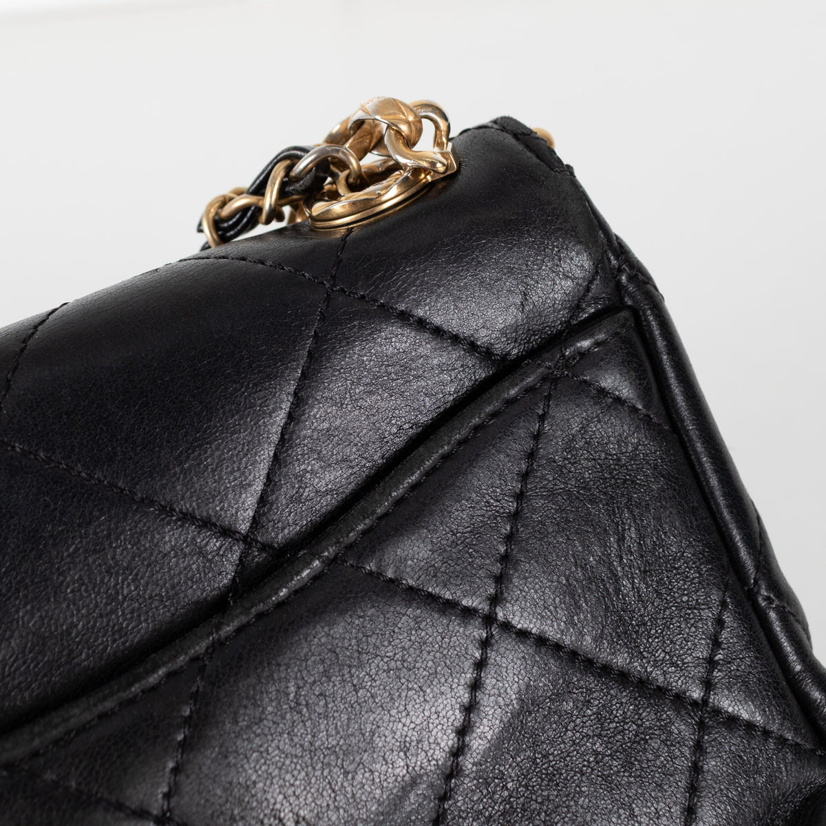 Chanel Vintage Black Quilted Leather Crossbody bag - Image 15
