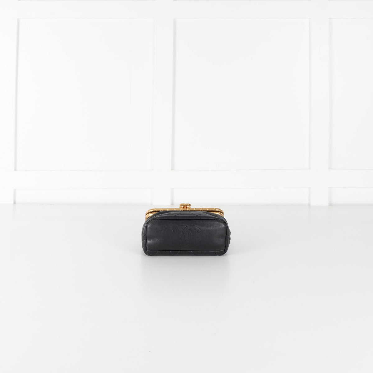 Chanel Vintage Black Quilted Leather Crossbody bag - Image 6