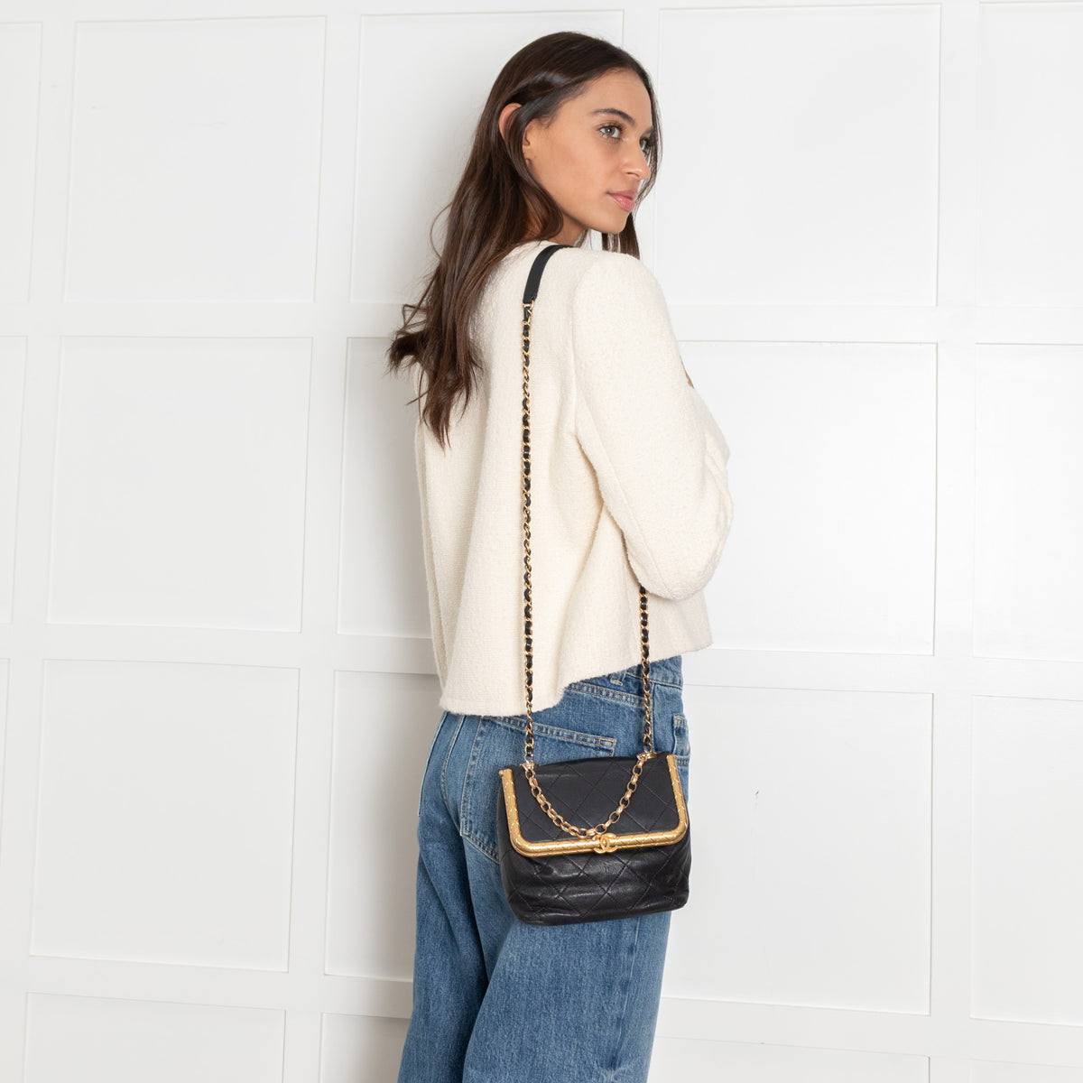 Chanel Vintage Black Quilted Leather Crossbody bag - Image 6