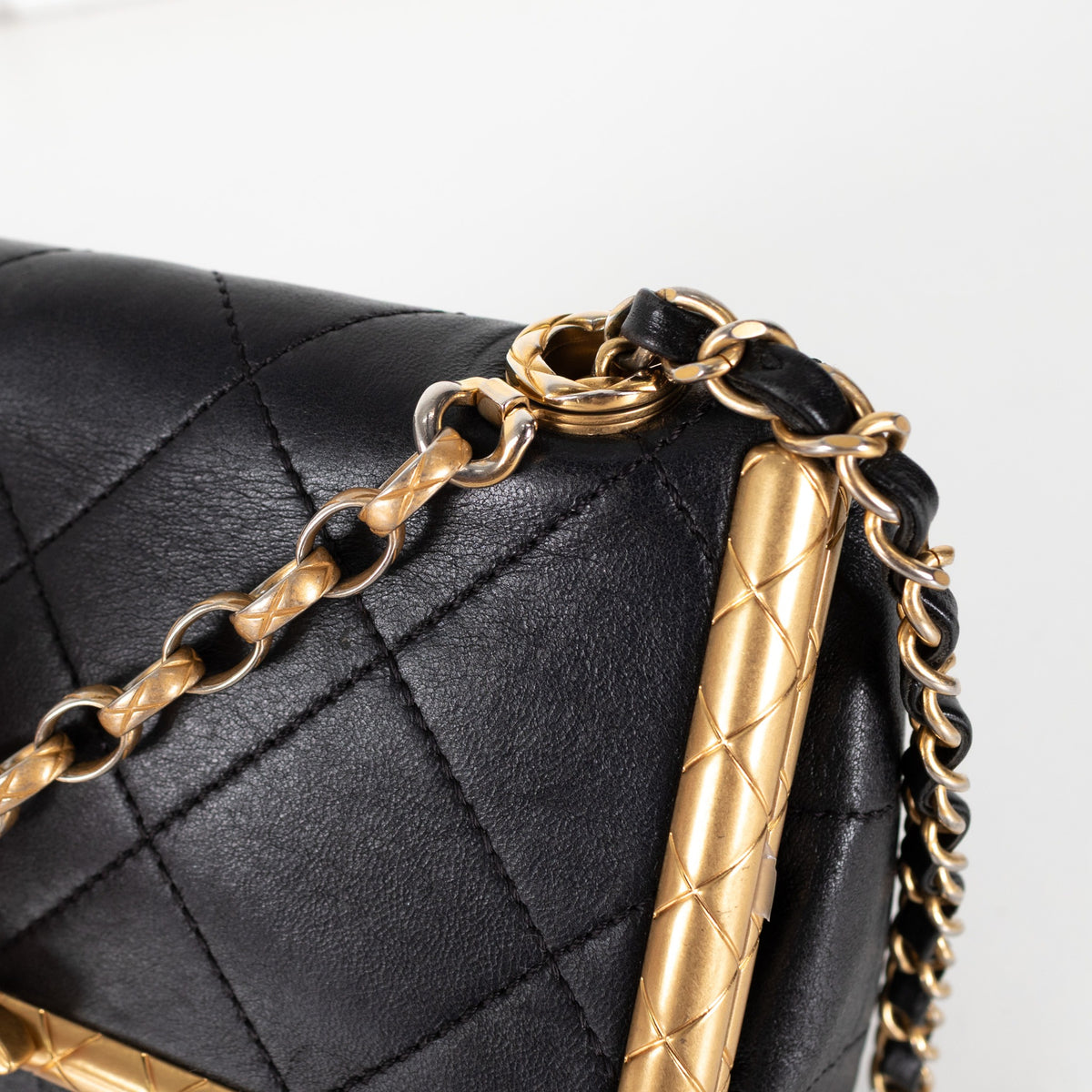 Chanel Vintage Black Quilted Leather Crossbody bag - Image 8