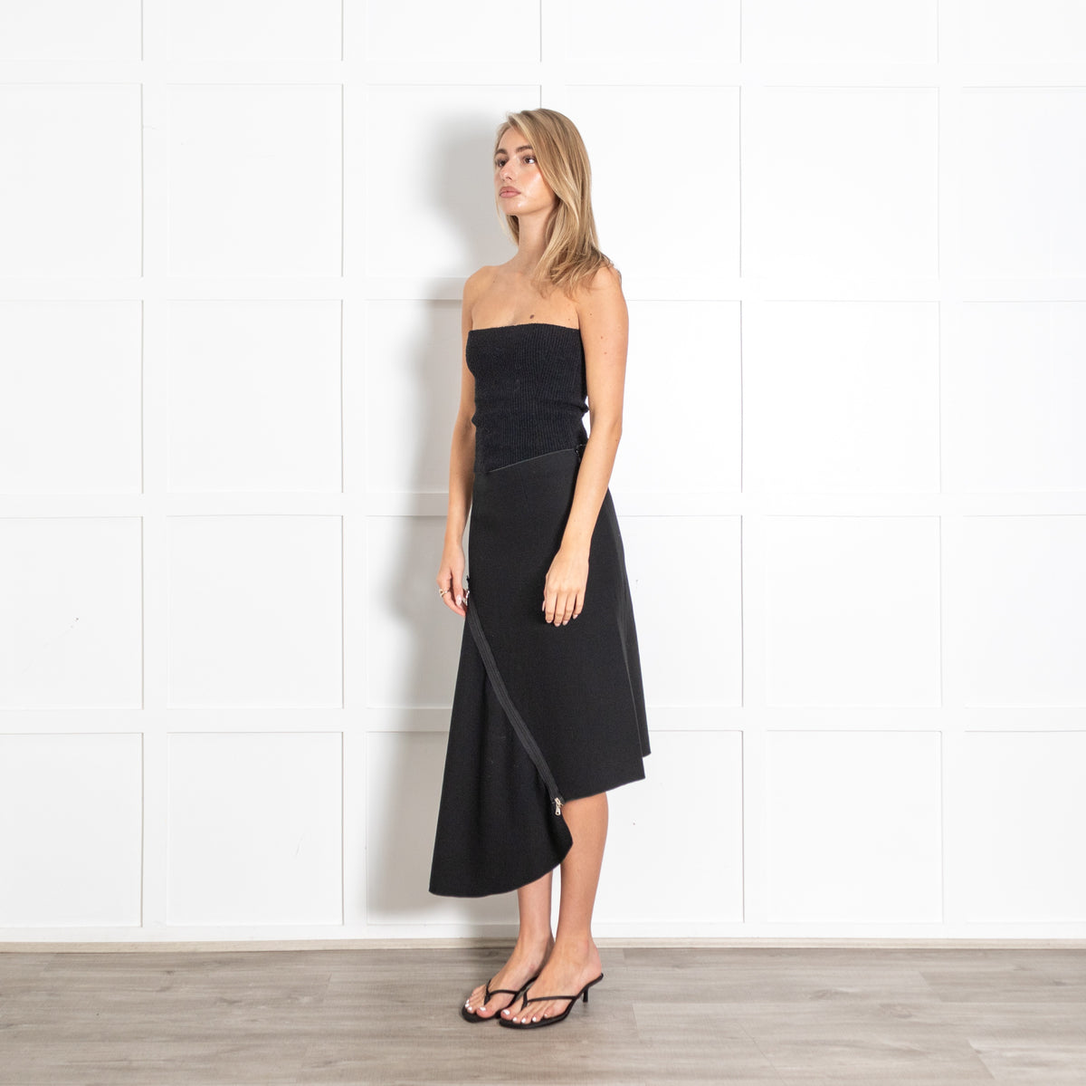 Clara Kito Black Diagonal Zipper Asymmetric Skirt - Image 3