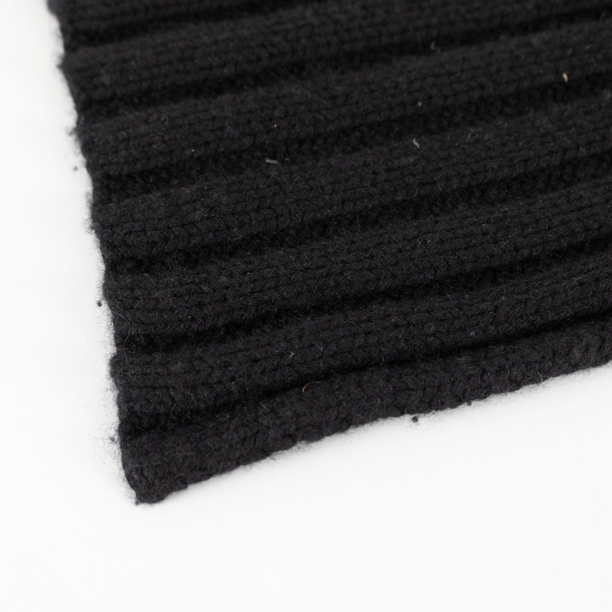 Claudia Sebire Black Ribbed Cashmere Scarf - Image 5