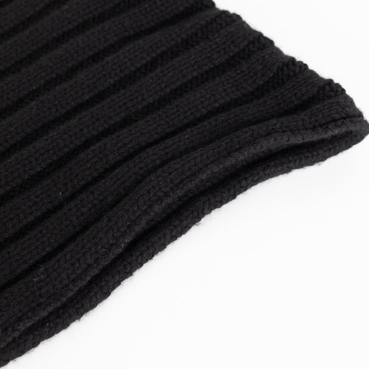 Claudia Sebire Black Ribbed Cashmere Scarf - Image 8