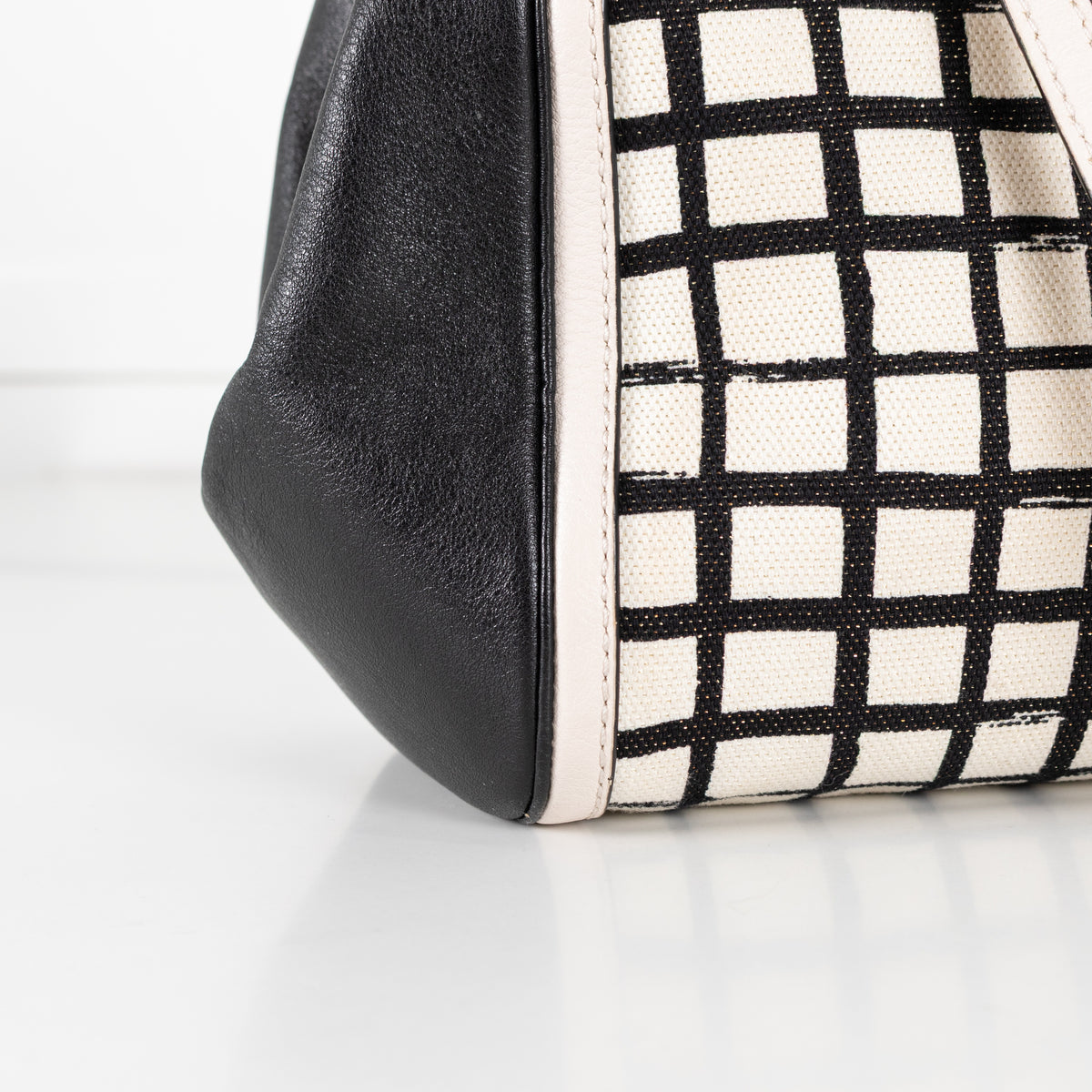 Madison Graphic Print Madeline Satchel Bag - Image 16