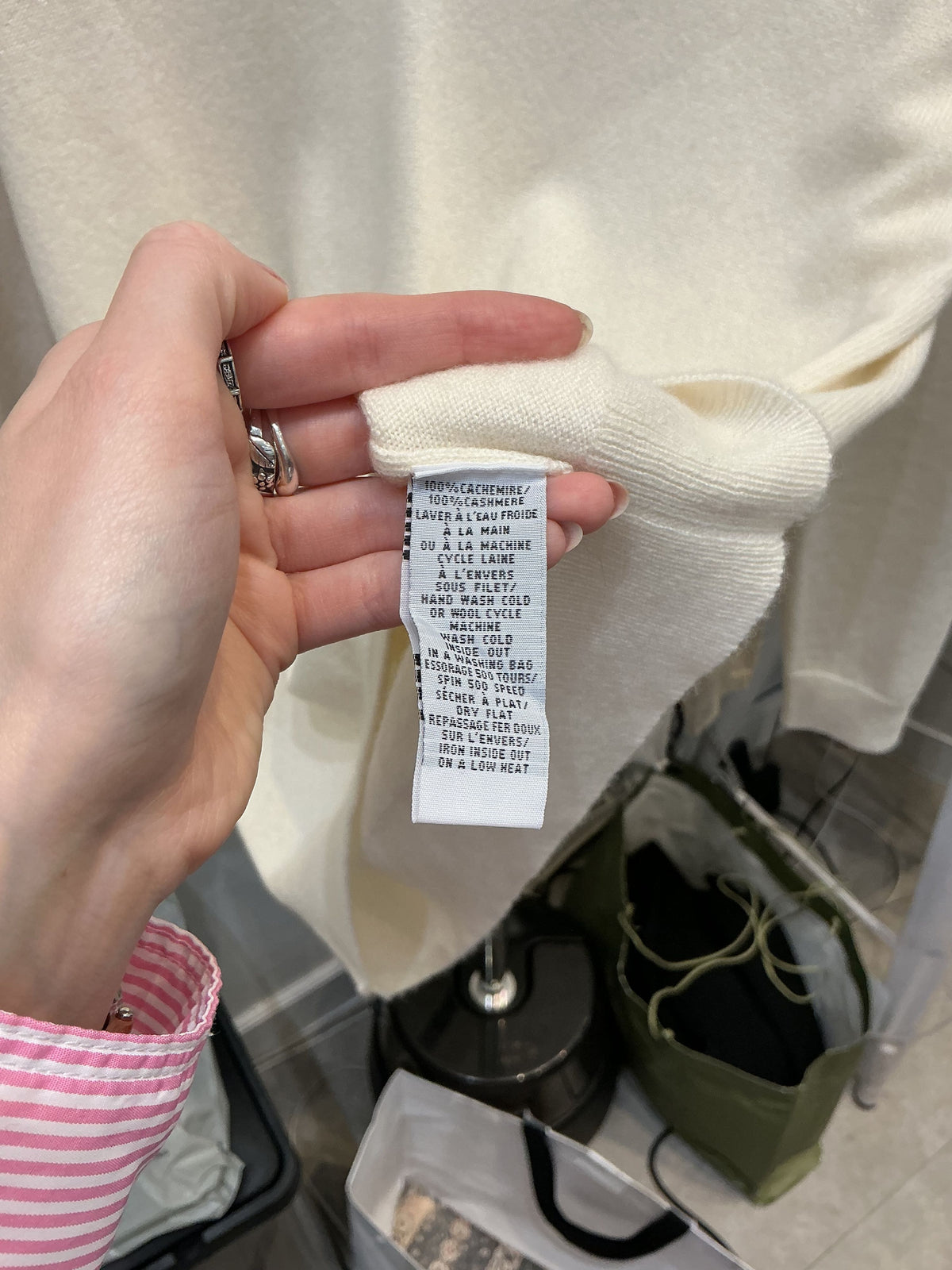 Eric Bompard Ivory V-Neck Cashmere Sweater - Image 2