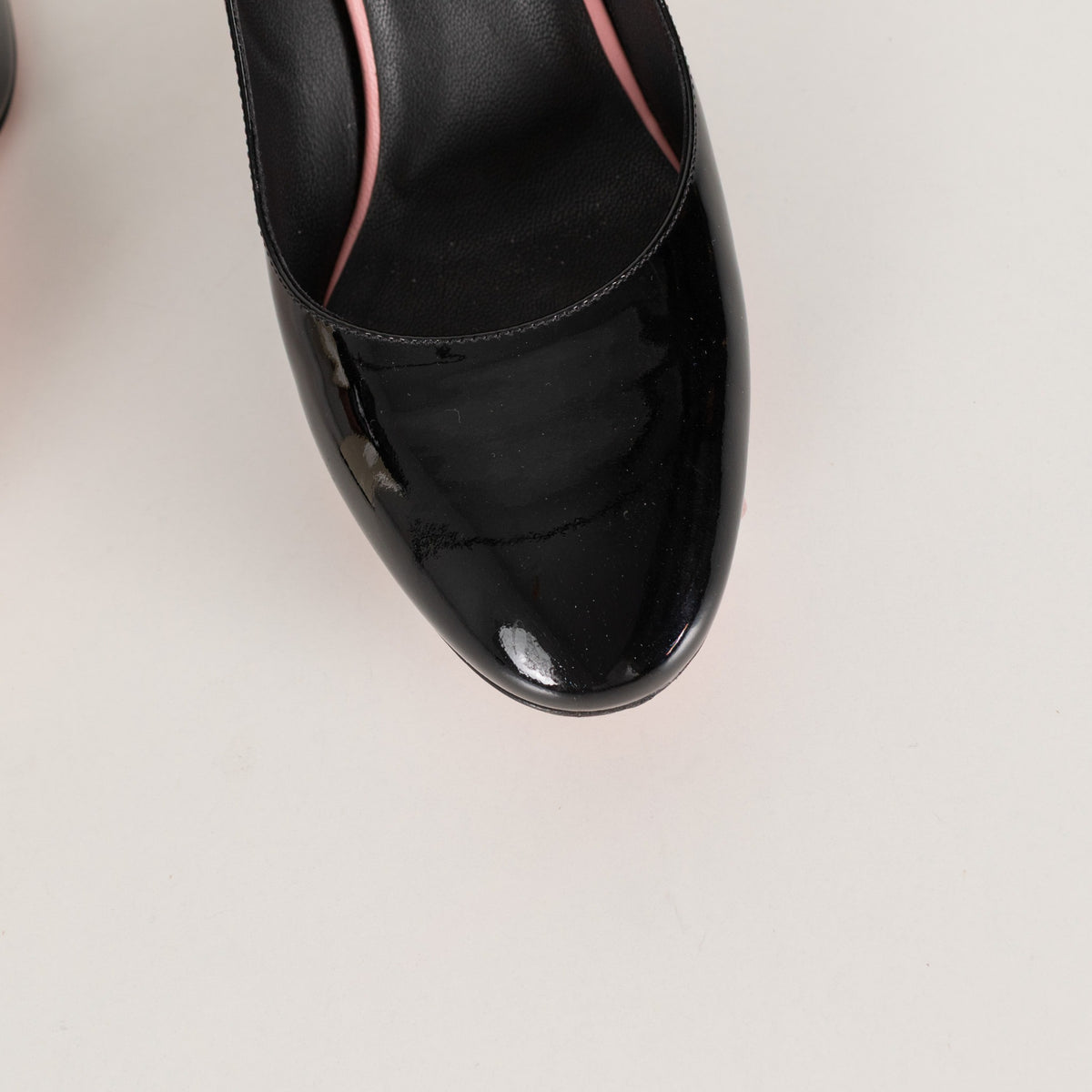 Fendi Roma Black Patent Leather Cream Block Heel Pump - Image 12