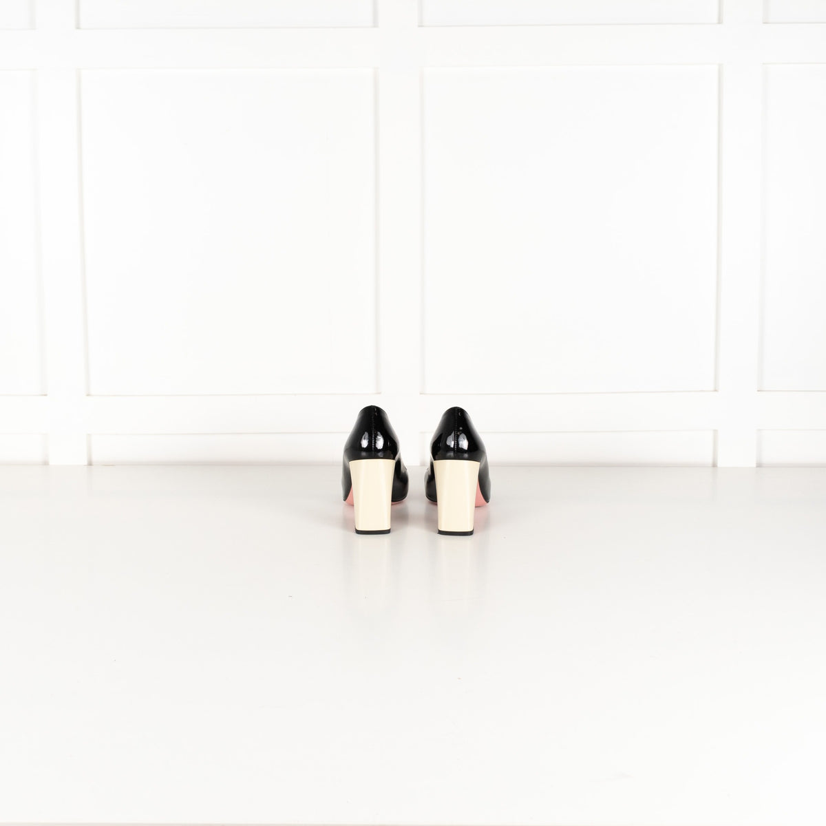 Fendi Roma Black Patent Leather Cream Block Heel Pump - Image 4