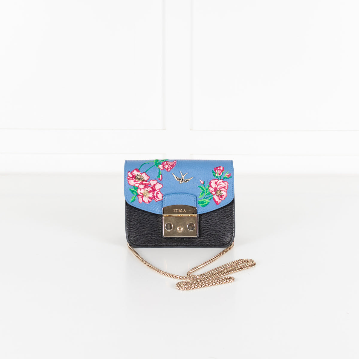 Black Metropolis Interchangeable Flaps Crossbody Bag - Image 17