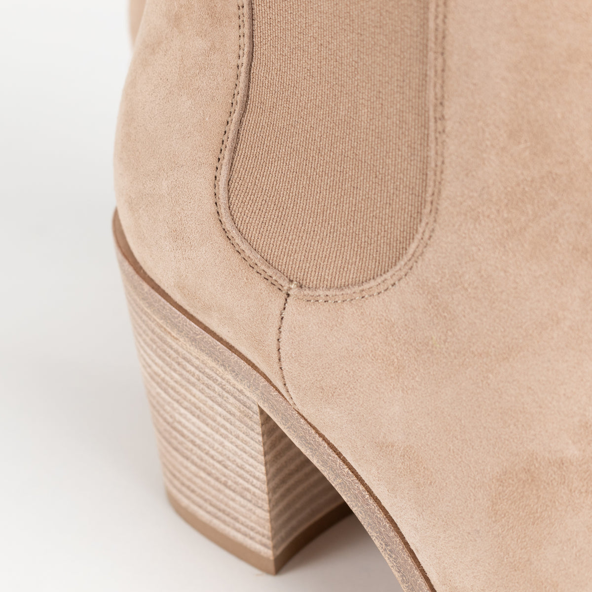 Gianvito Rossi Beige Suede Pointy Ankle Boots - Image 11