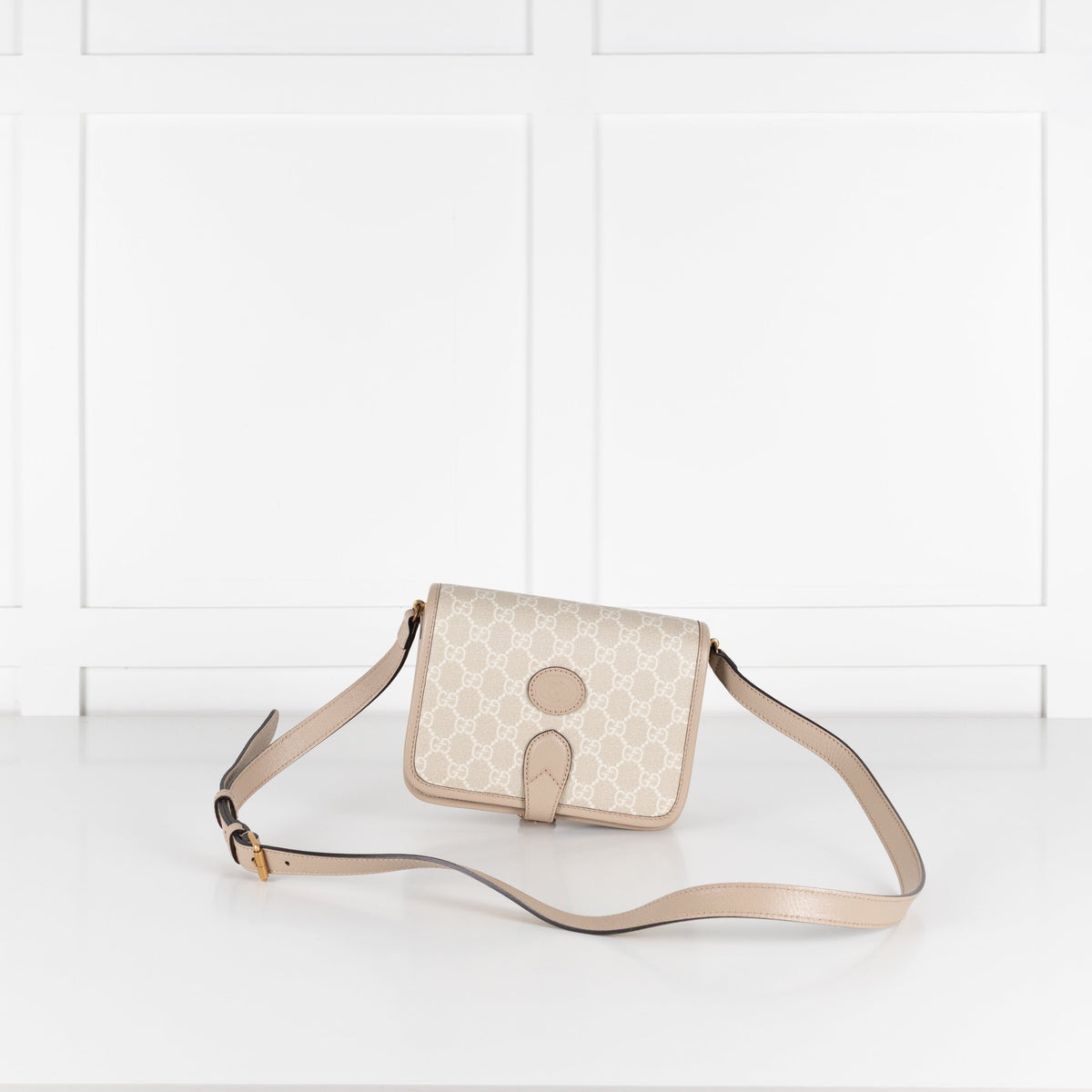 Gucci Beige & White Canvas Interlocking G Crossbody Bag - Image 1
