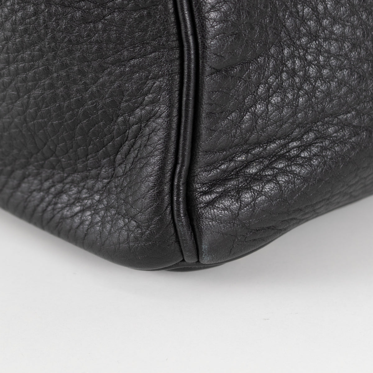 Hermès Birkin 35 Black Clemence Retourne with Gold Hardware - Image 12