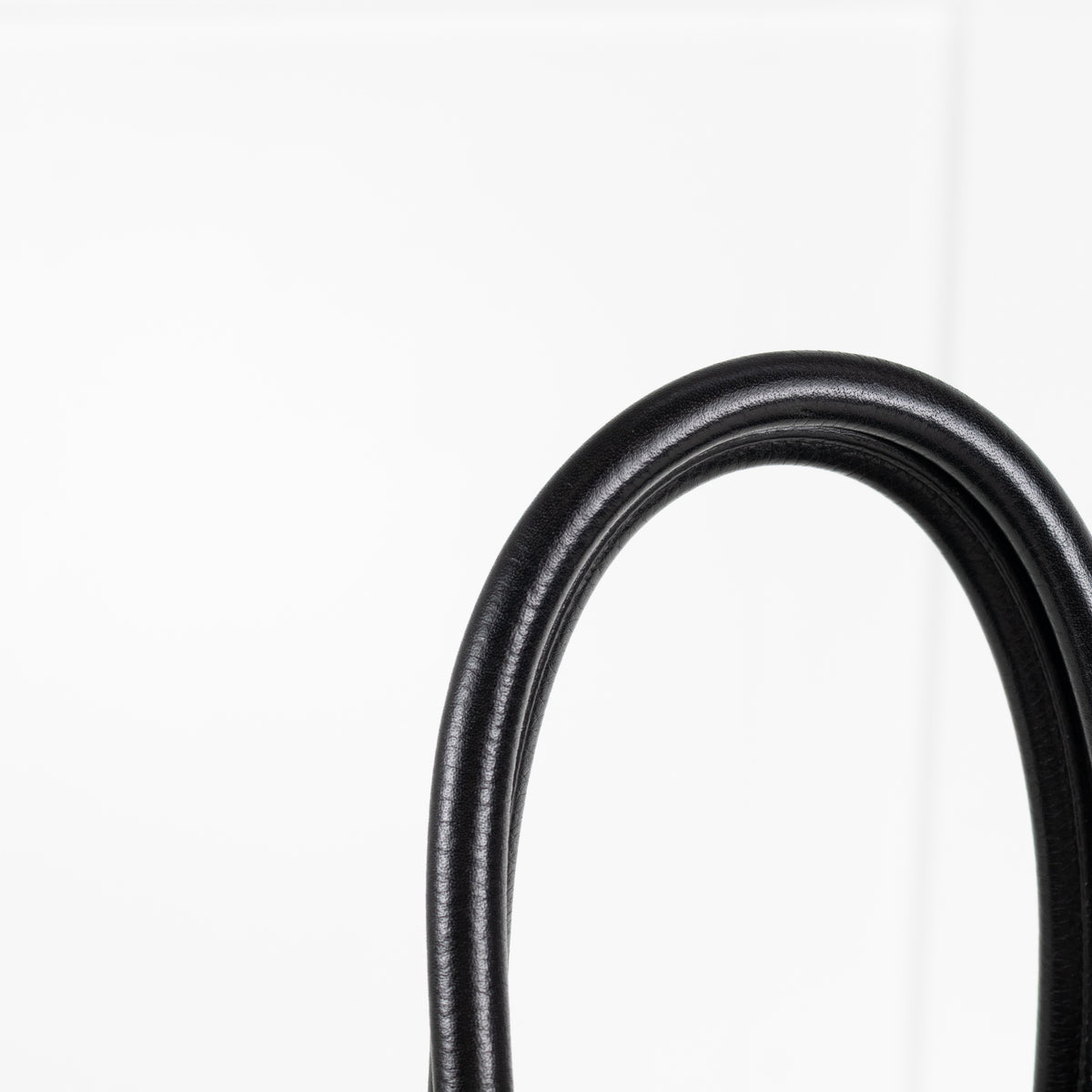 Hermès Birkin 35 Black Clemence Retourne with Gold Hardware - Image 16