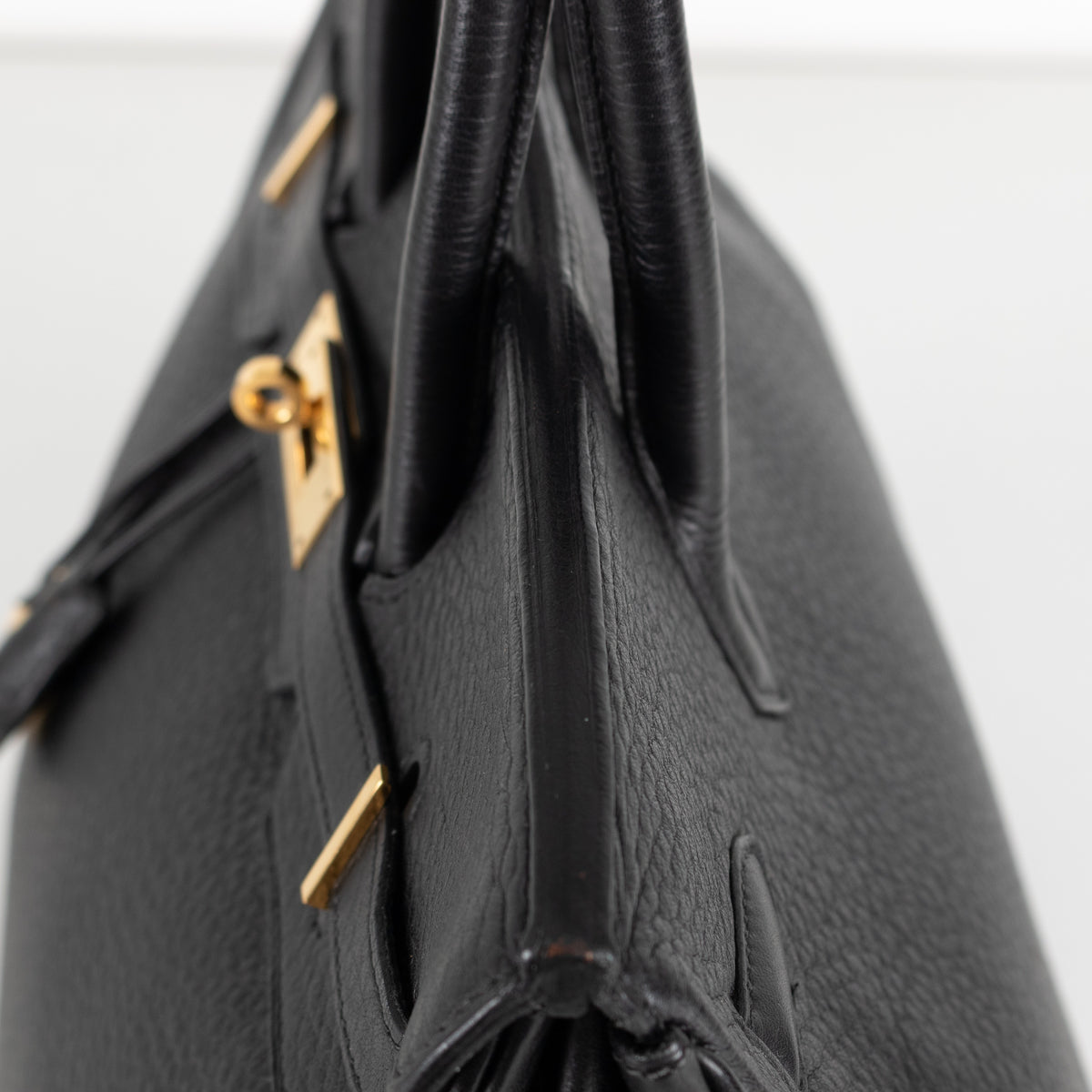 Hermès Birkin 35 Black Clemence Retourne with Gold Hardware - Image 17