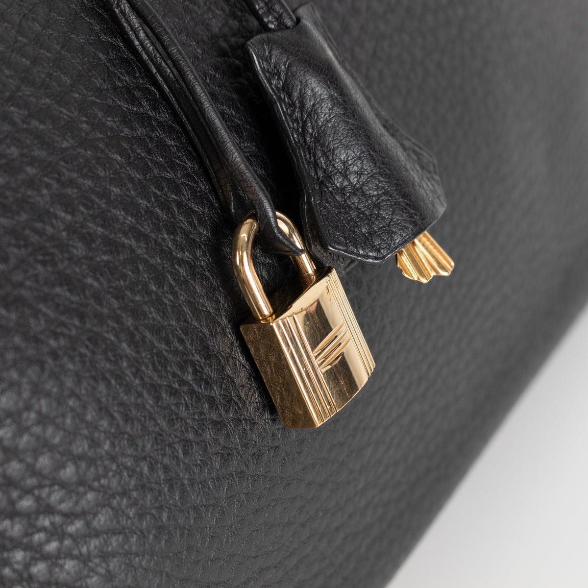 Hermès Birkin 35 Black Clemence Retourne with Gold Hardware - Image 21