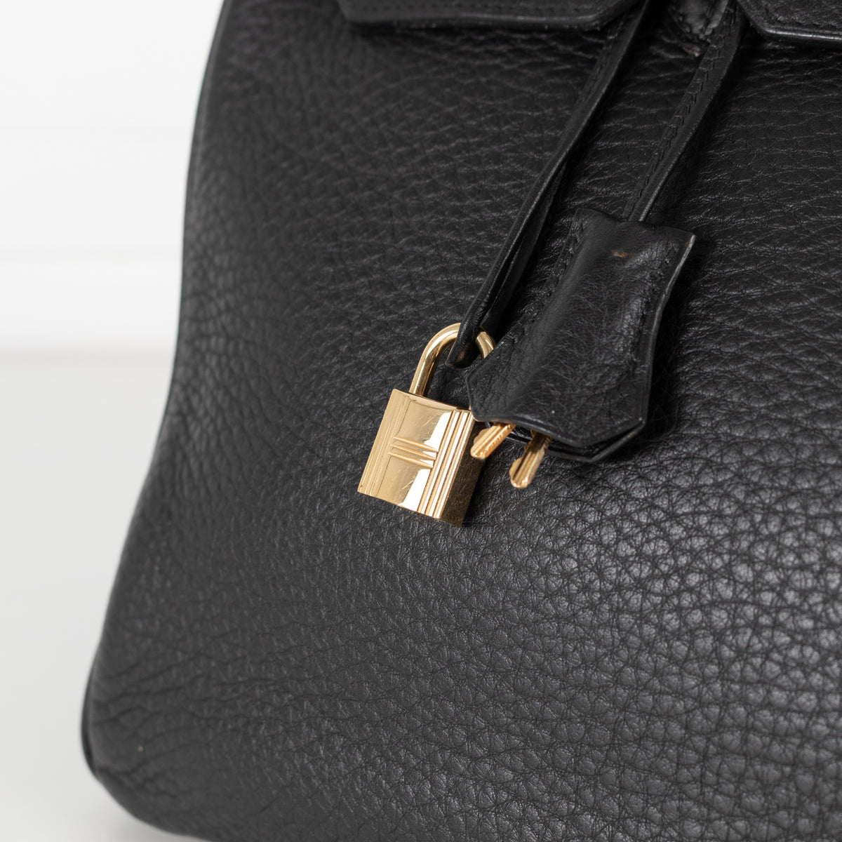 Hermès Birkin 35 Black Clemence Retourne with Gold Hardware - Image 7