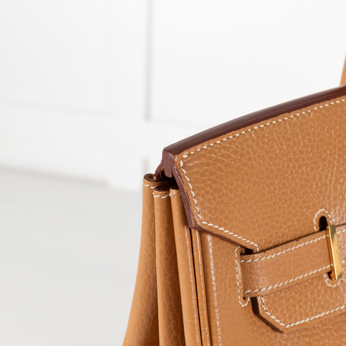 Hermès Birkin 35 Togo Leather Gold Hardware Handbag - Image 11
