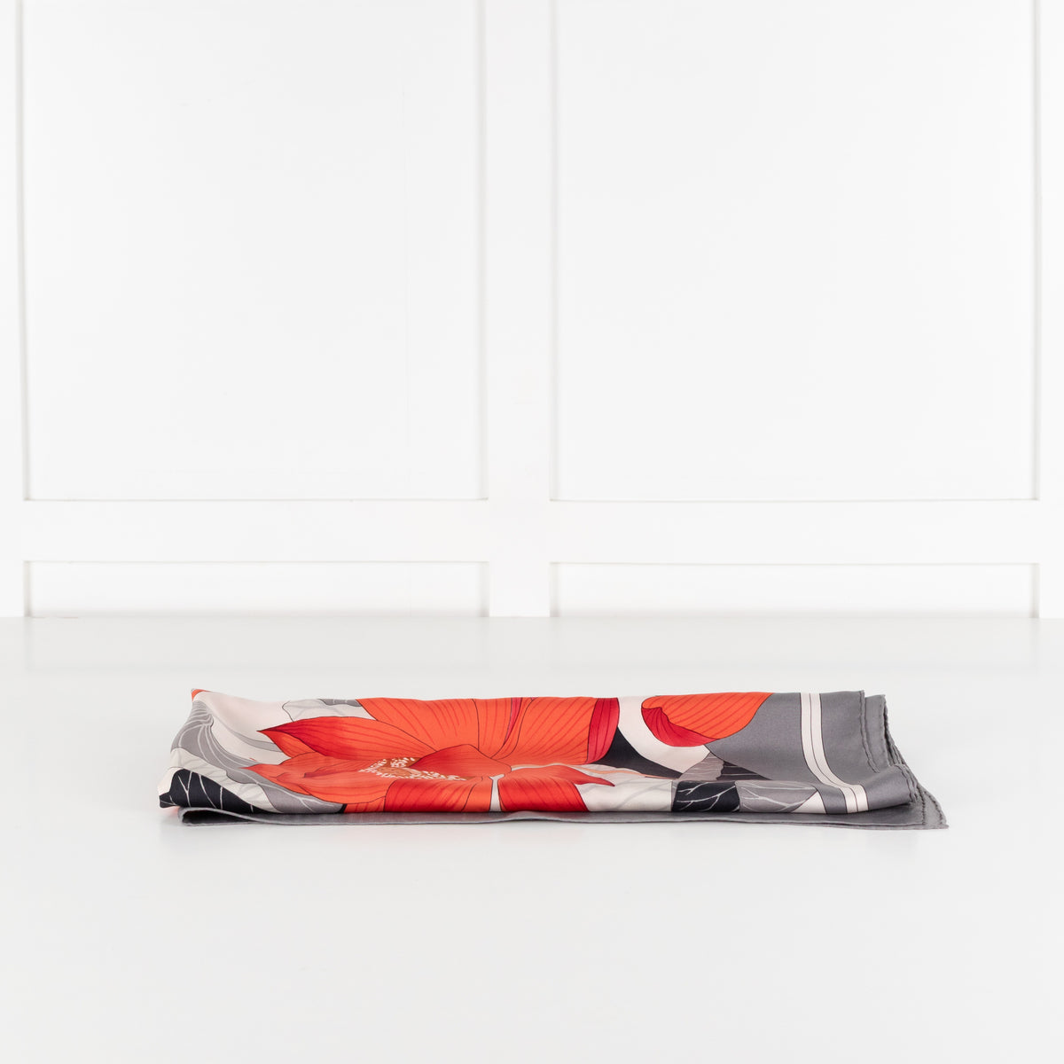 Hermes Fleurs De Lotus Grey And Red Silk Scarf - Image 2