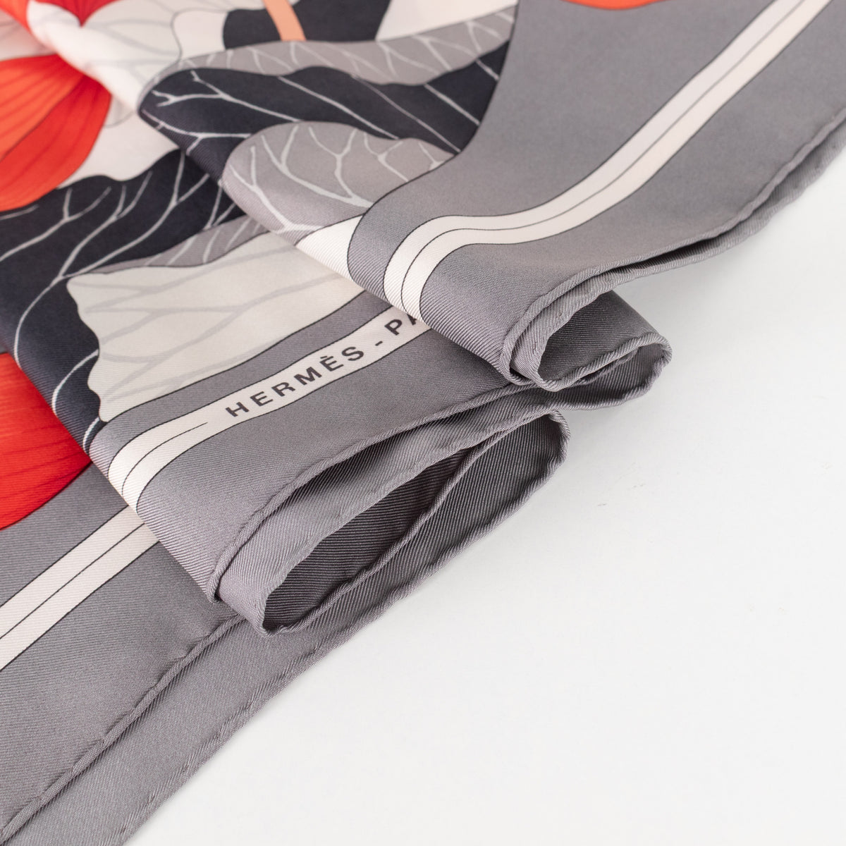 Hermes Fleurs De Lotus Grey And Red Silk Scarf - Image 9