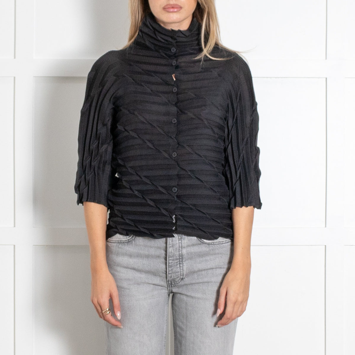 Cauliflower Black Crinkled Button Up Top - Image 2