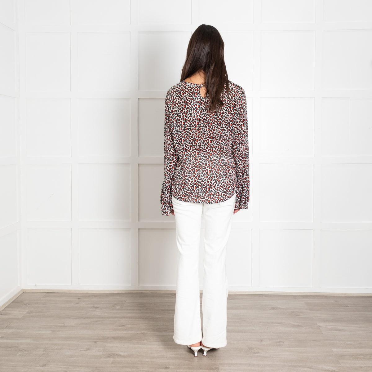 Lily And Lionel Light Grey Black Orange Animal Print Long Sleeve Top - Image 5