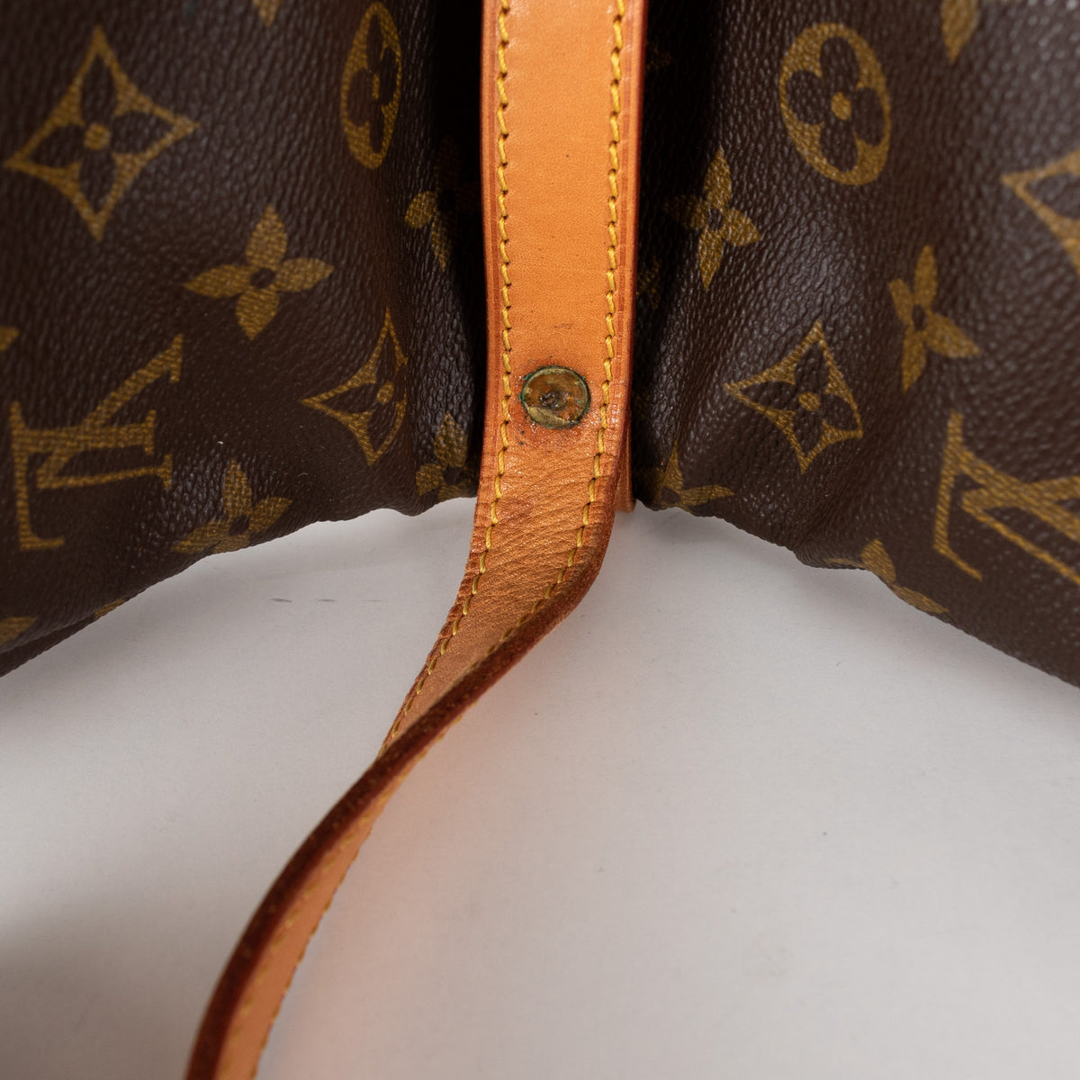 Louis Vuitton Saumur 30 Monogram Crossbody Bag - Image 16