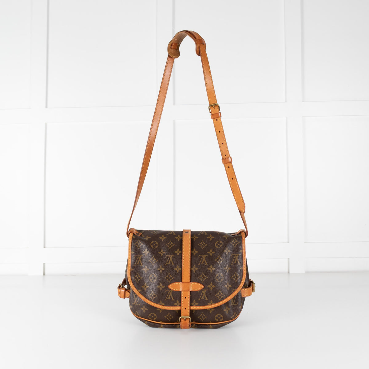 Louis Vuitton Saumur 30 Monogram Crossbody Bag - Image 1