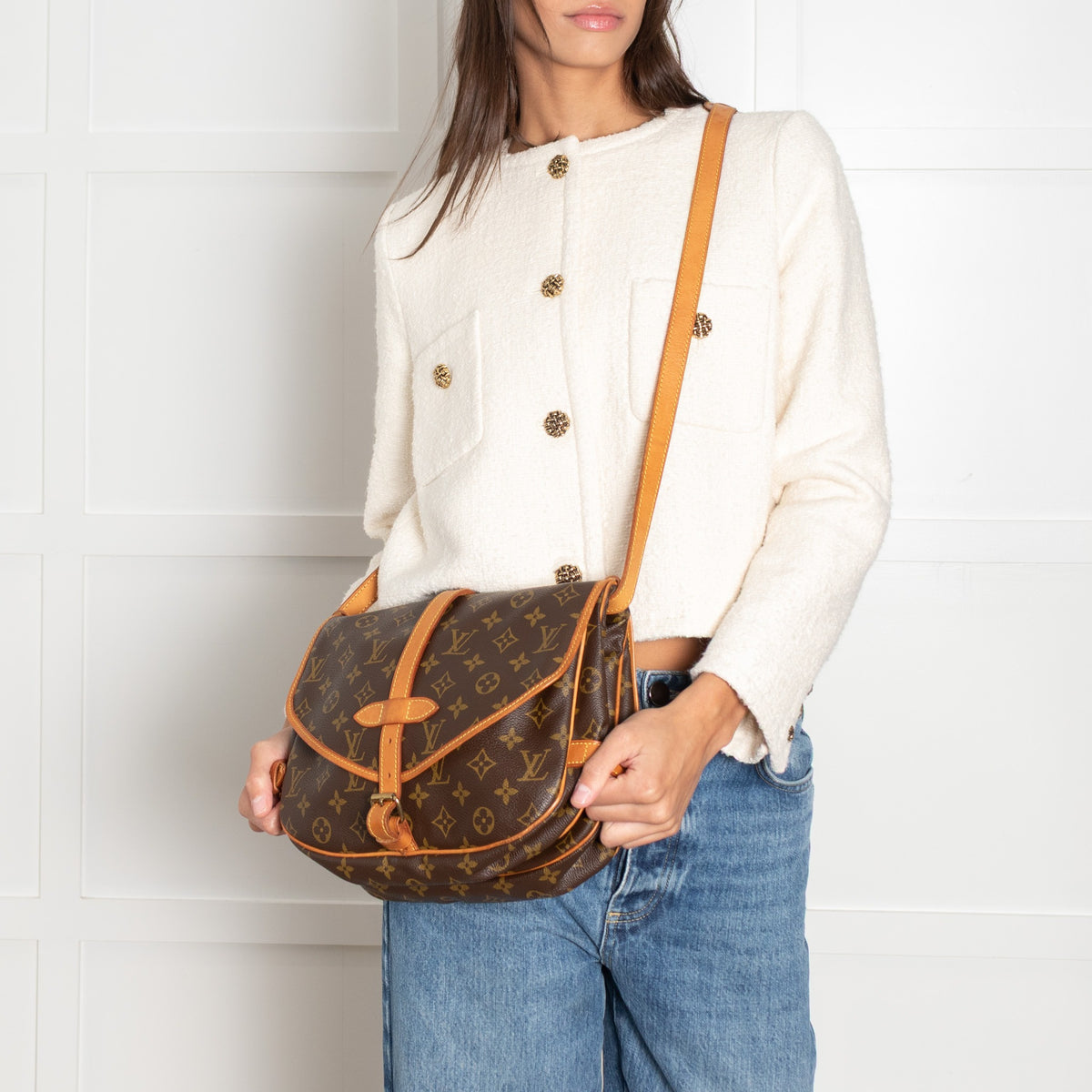 Louis Vuitton Saumur 30 Monogram Crossbody Bag - Image 2