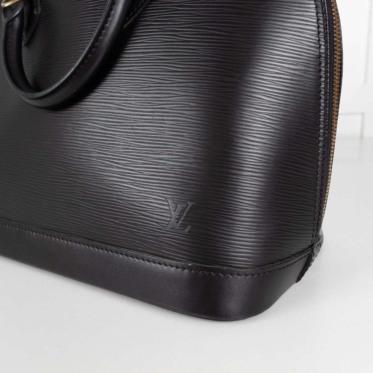 Louis Vuitton Vintage Alma Black in Epi Leather - Image 11
