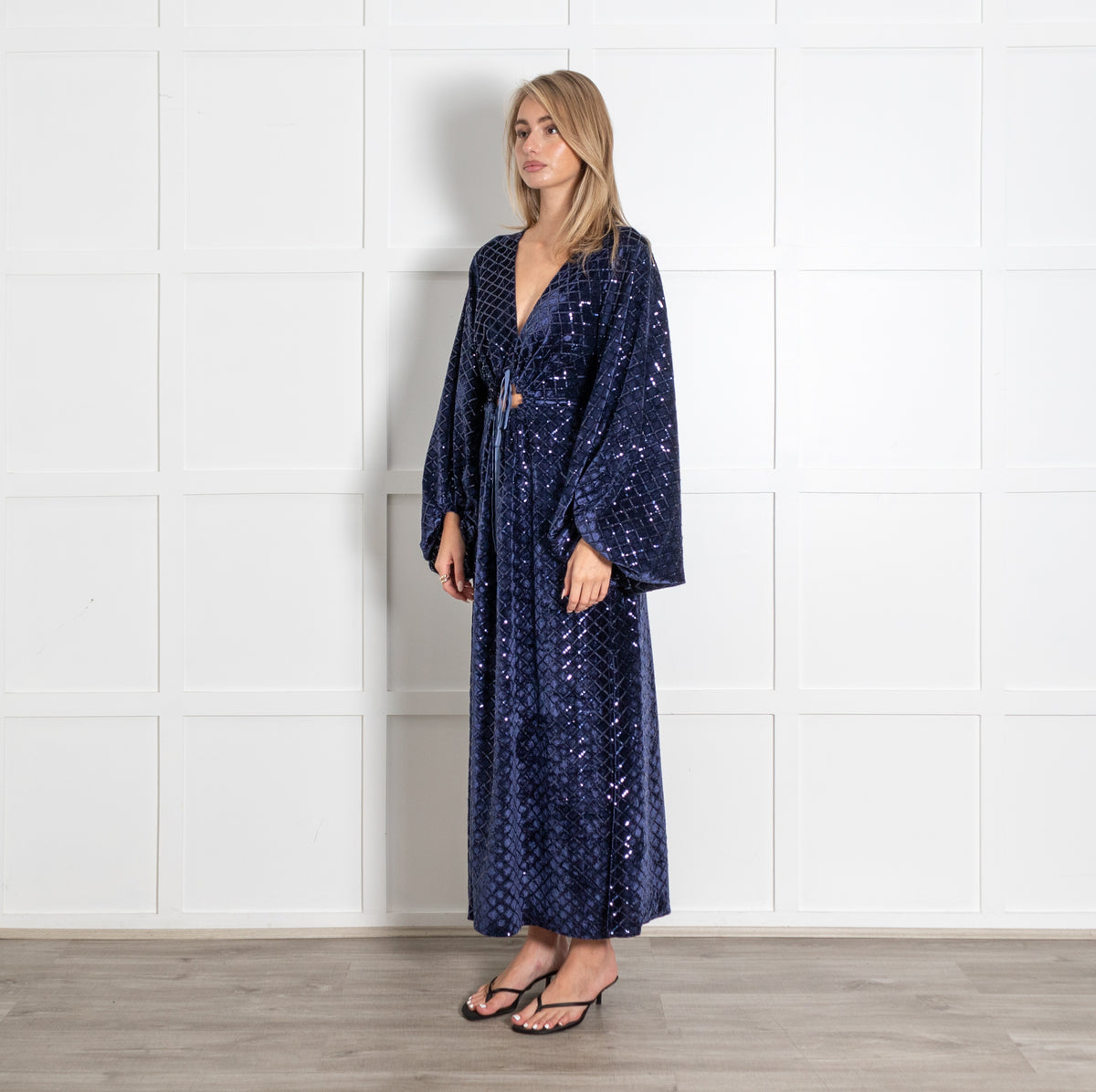 Lug Von Siga Navy Blue Velvet  Sequinned Long Sleeve  Dress - Image 3