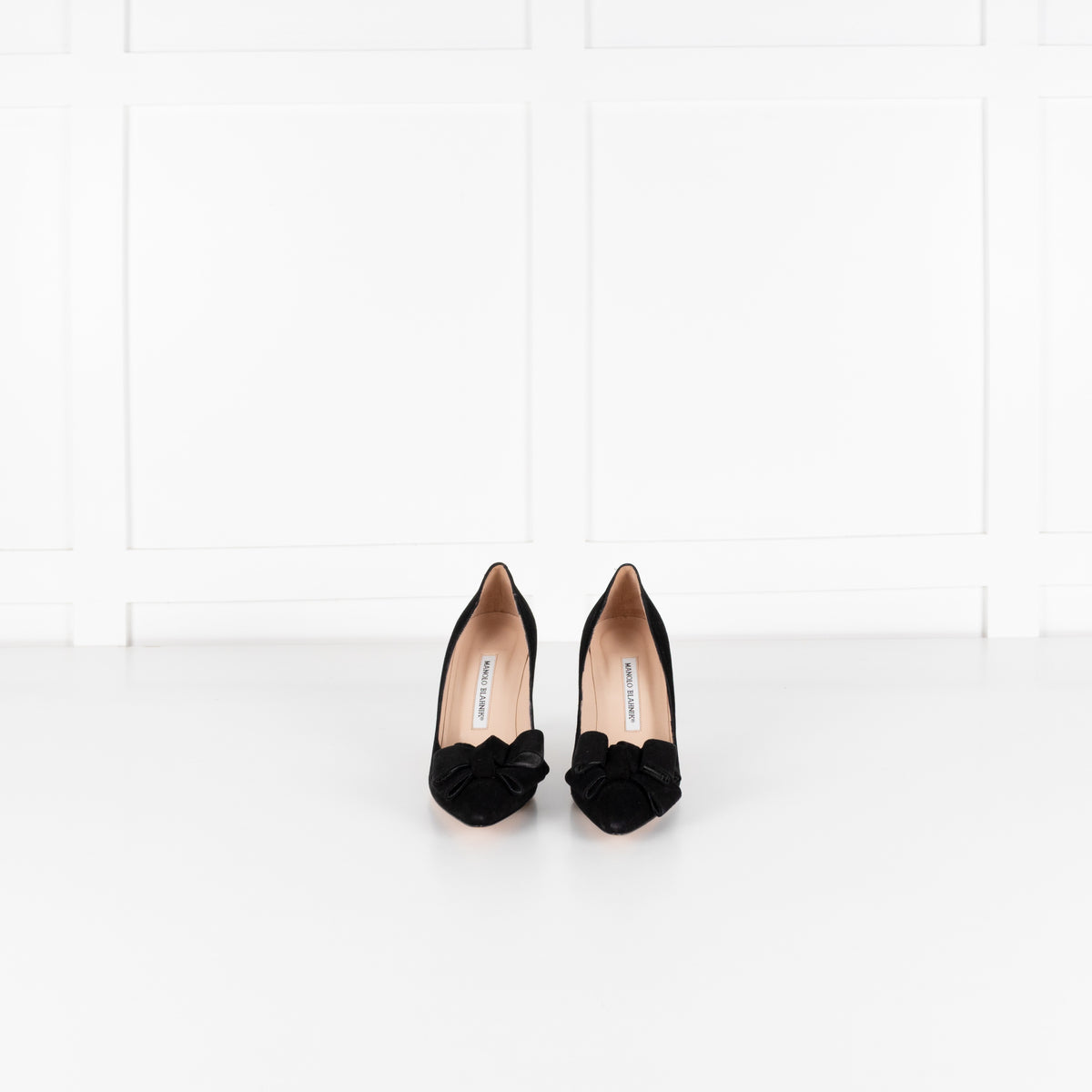 Manolo Blahnik Black Court Shoe With Bow - Image 1