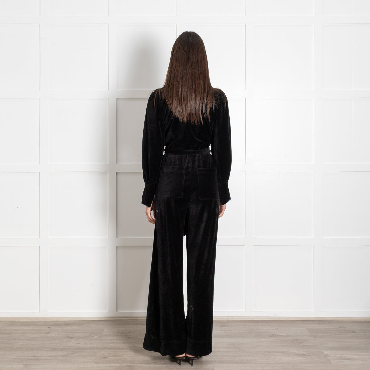 Me+ Em Black Velvet Long Sleeve Jumpsuit with Collar and Front Zipper - Image 5