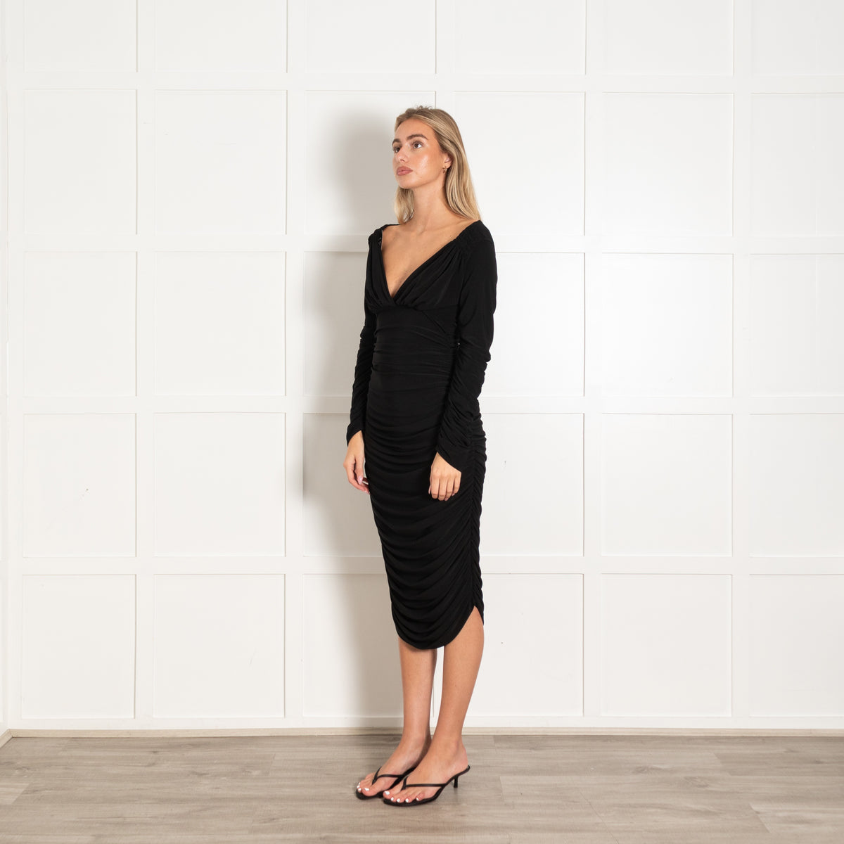 Norma Kamali Black Fitted Shirred Maxi Dress - Image 3