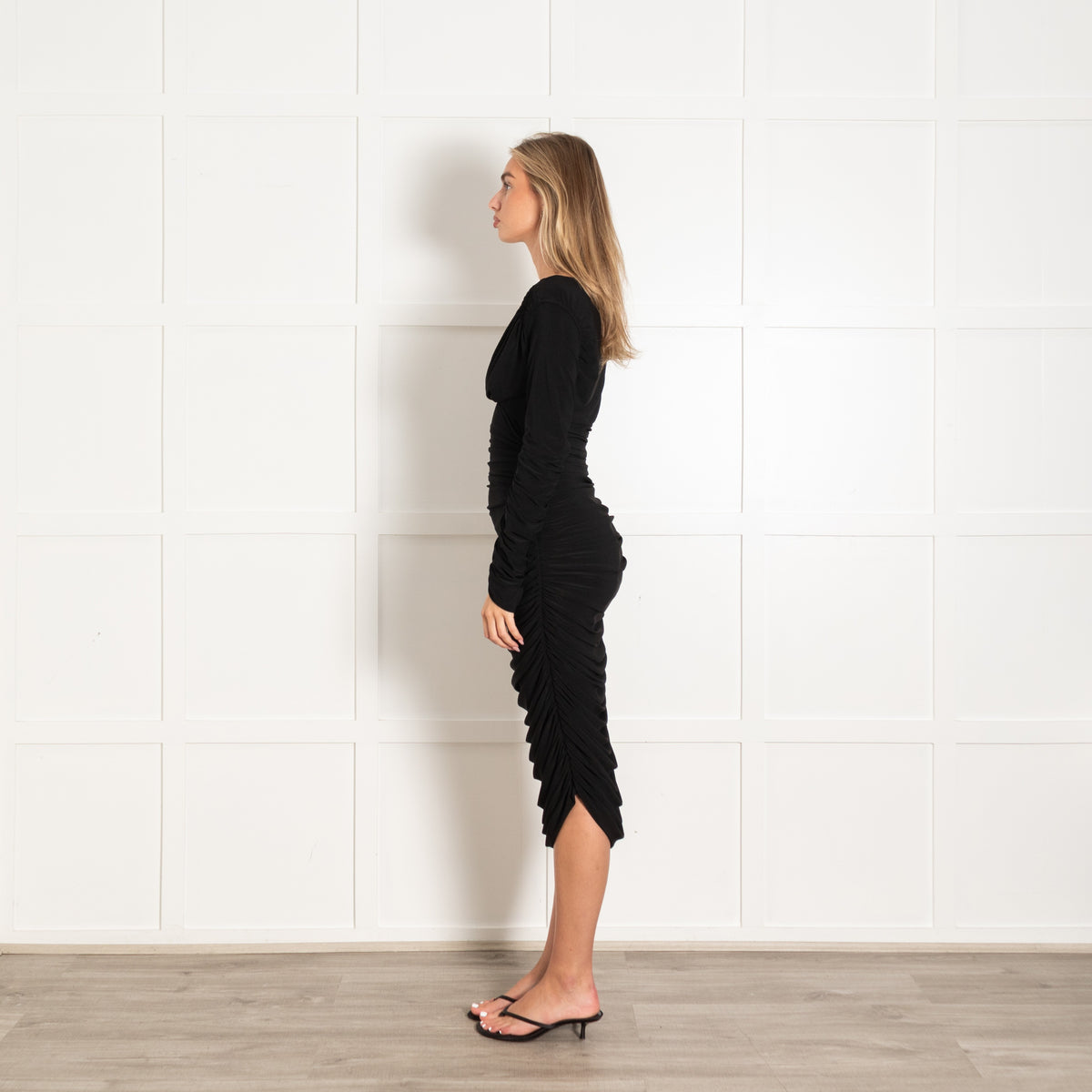 Norma Kamali Black Fitted Shirred Maxi Dress - Image 4
