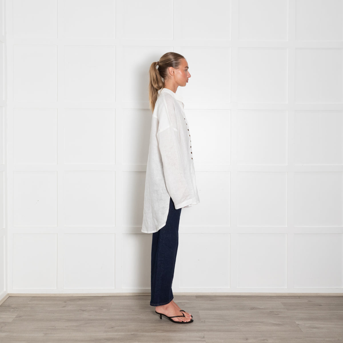 Albus Lumen White Linen Shirt with Tortoise Shell Buttons