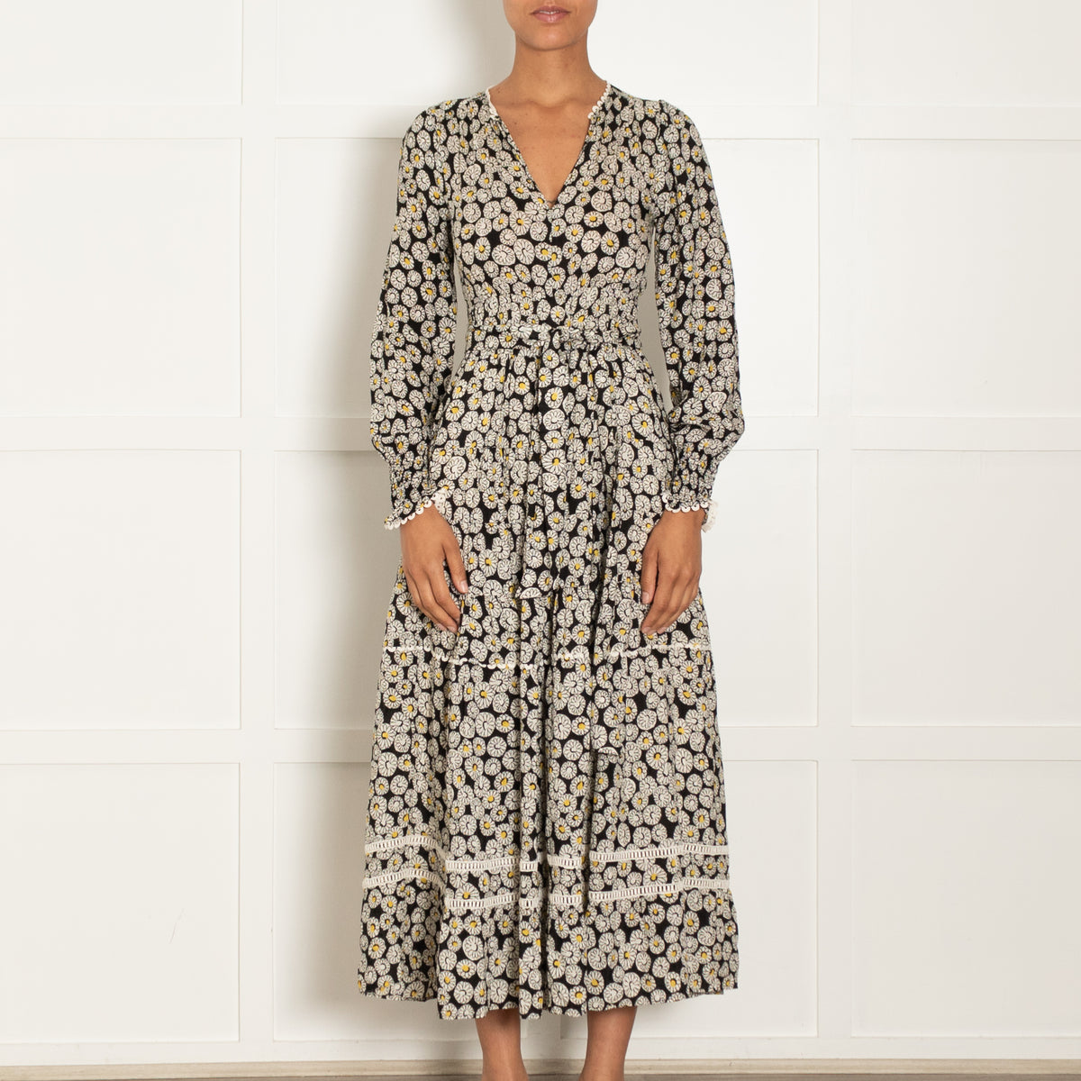 Me + Em Black White Yellow Daisy Print Belted Long Sleeve Maxi Dress