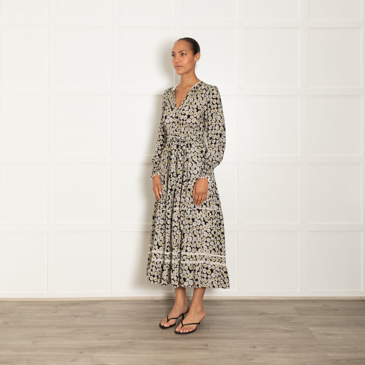 Me + Em Black White Yellow Daisy Print Belted Long Sleeve Maxi Dress