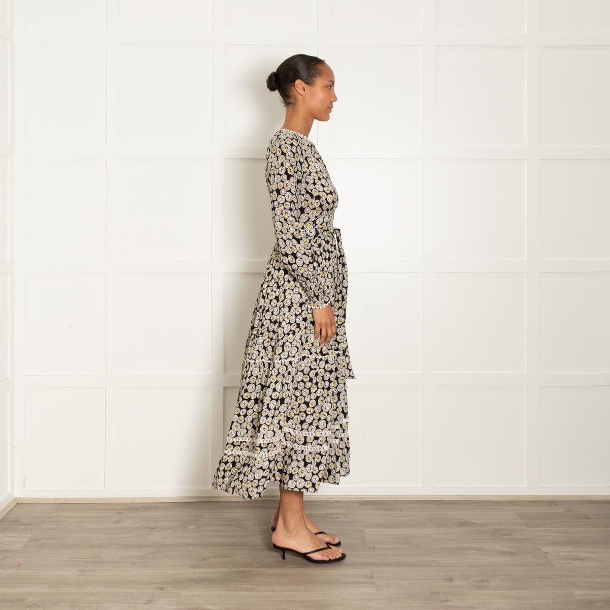 Me + Em Black White Yellow Daisy Print Belted Long Sleeve Maxi Dress