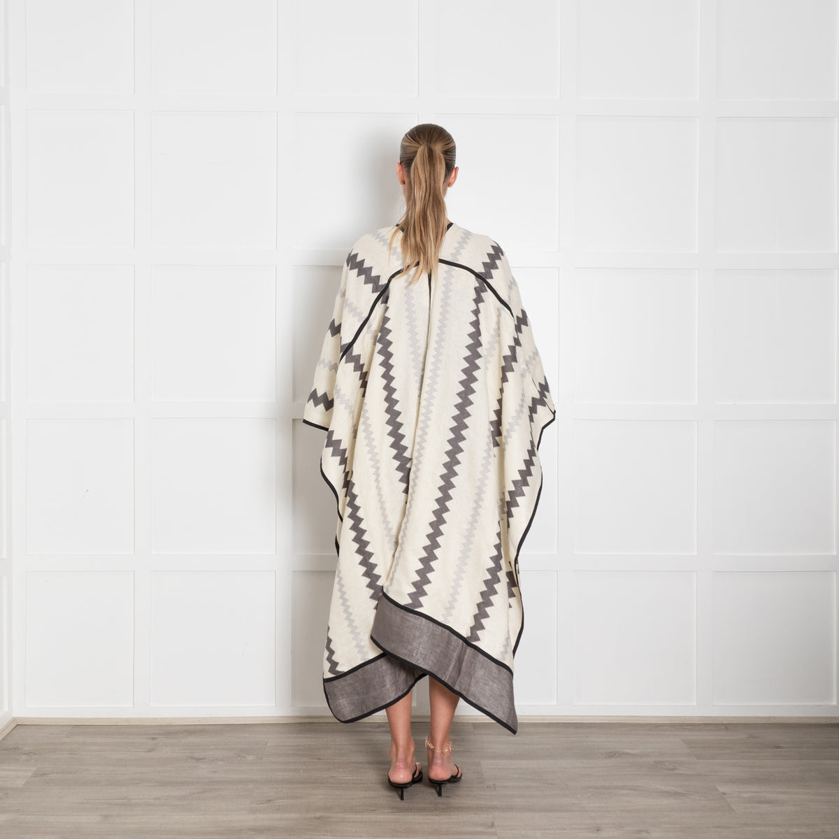 Vita Kin Linen Cream With A Grey Zig Zag Detail Wrap