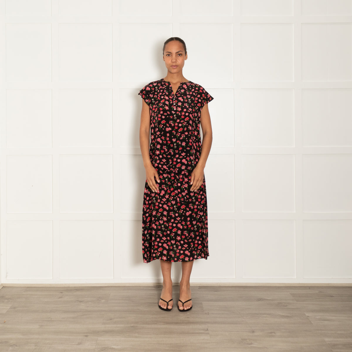 Pyrus Black Pink Red Floral Print Sleeveless Silk Top