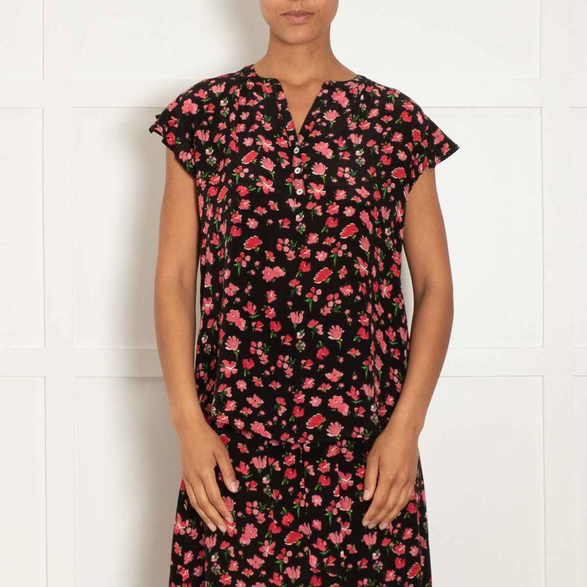 Pyrus Black Pink Red Floral Print Sleeveless Silk Top