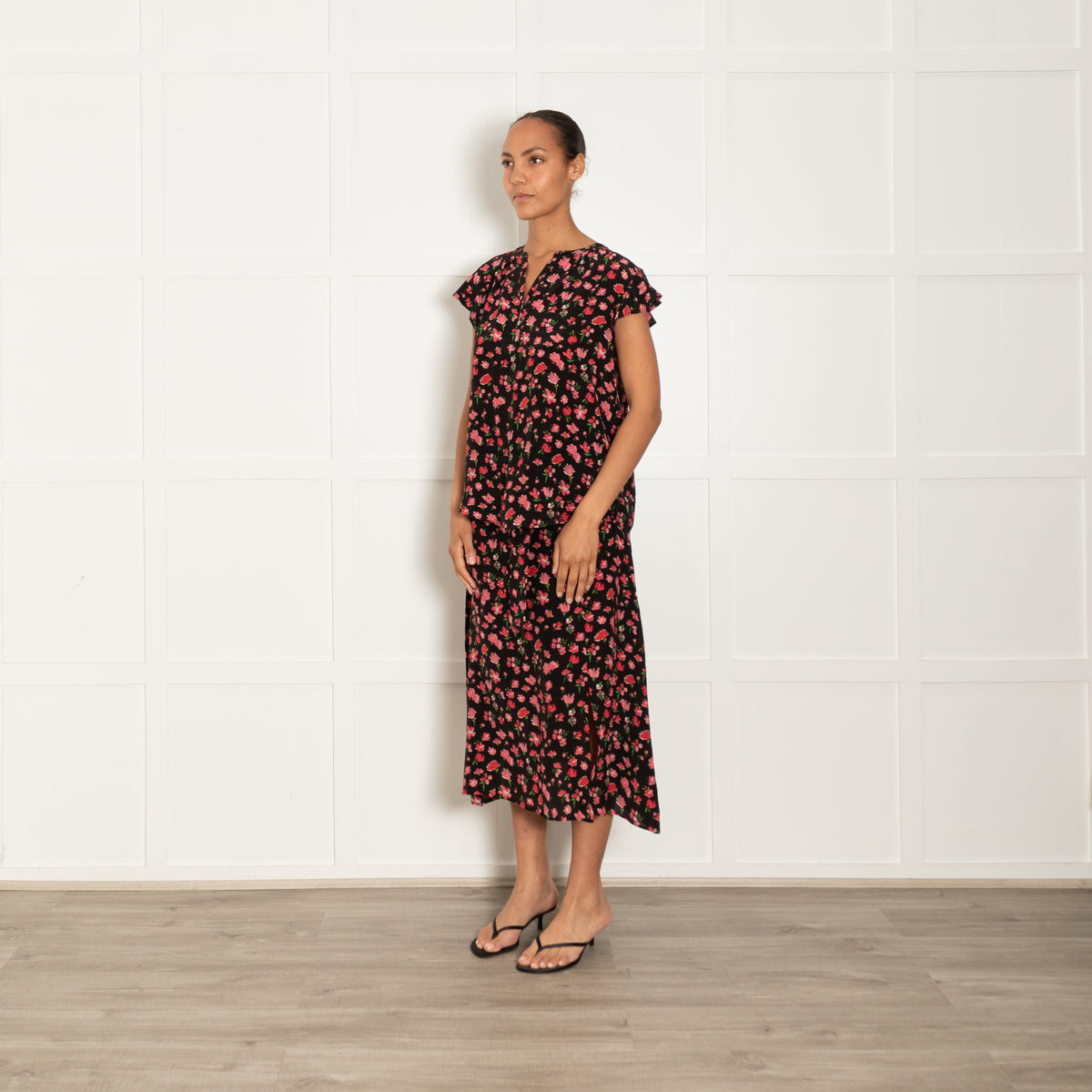 Pyrus Black Pink Red Floral Print Sleeveless Silk Top
