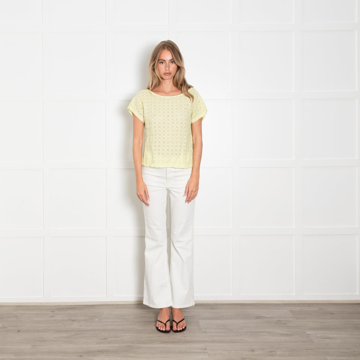 120% Lino Lime Green Broderie Anglaise Short Sleeve Top