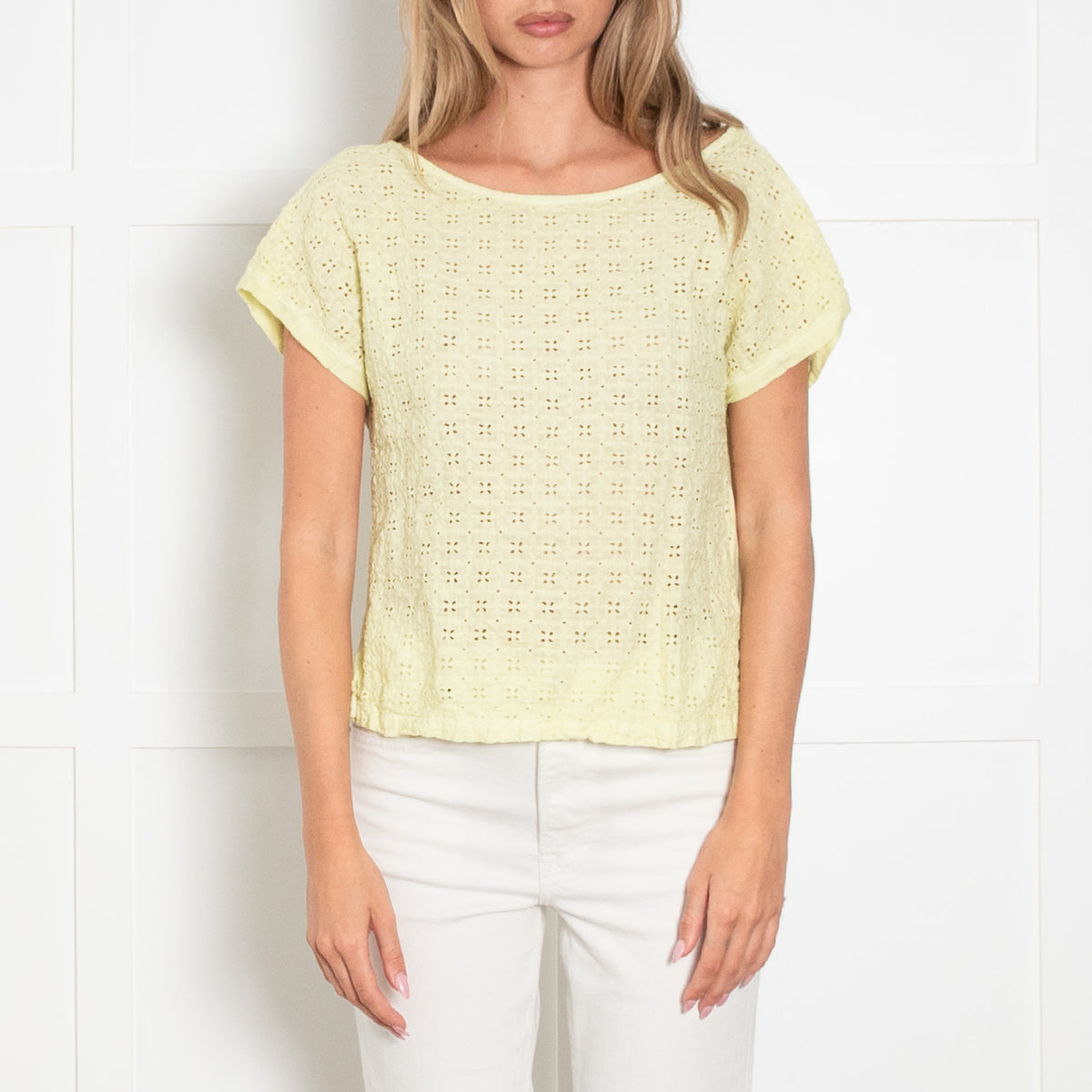 120% Lino Lime Green Broderie Anglaise Short Sleeve Top