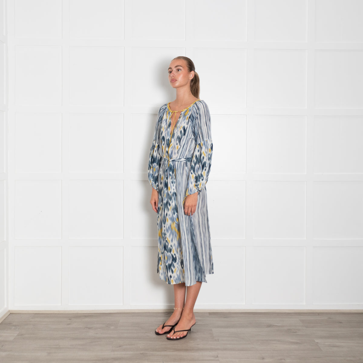 D'Ascoli Cream Blue Yellow Belted Sleeved Silk Dress