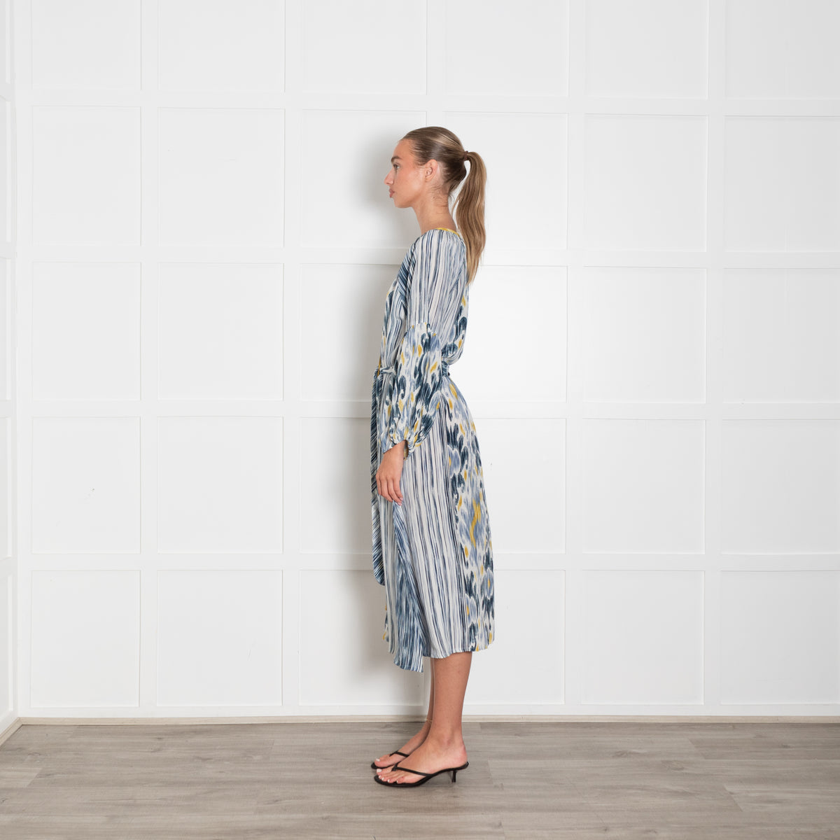 D'Ascoli Cream Blue Yellow Belted Sleeved Silk Dress