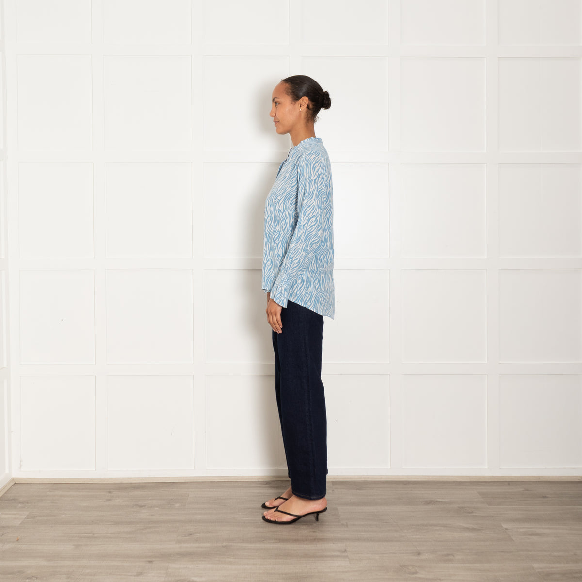 Aspiga Blue White Abstract Zebra Print Blouse