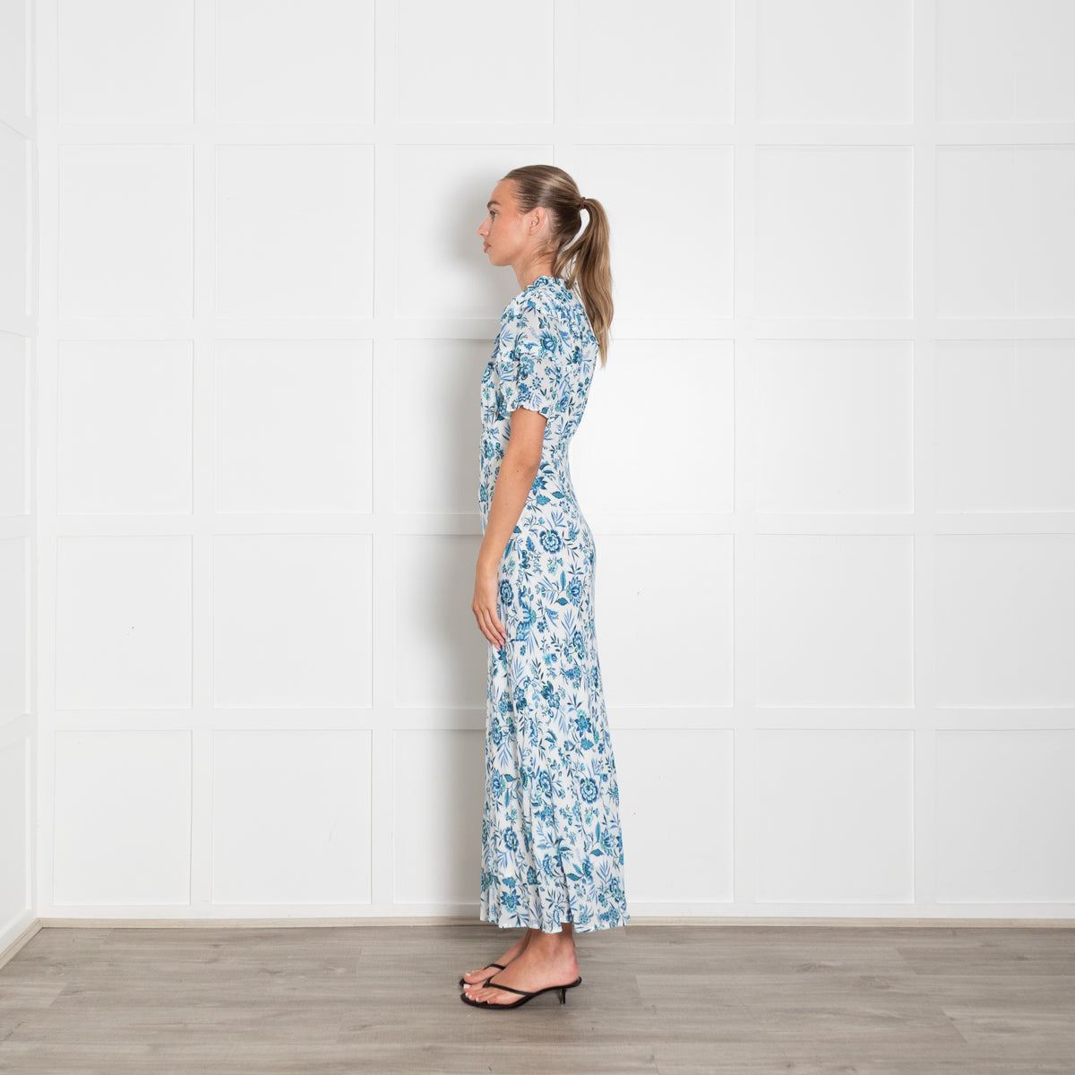 Cefinn White Blue Turquoise Floral Print Short Sleeved Maxi Dress