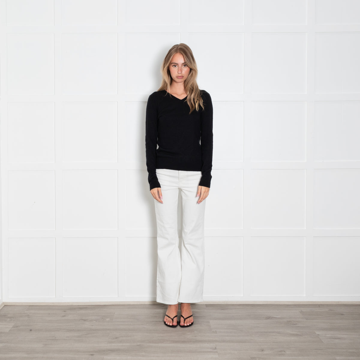 Strenesse Black Fine Knit Cashmere V Neck Jumper