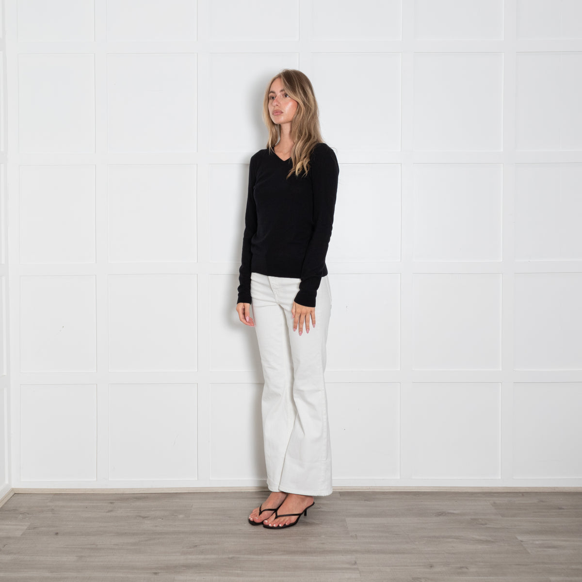 Strenesse Black Fine Knit Cashmere V Neck Jumper