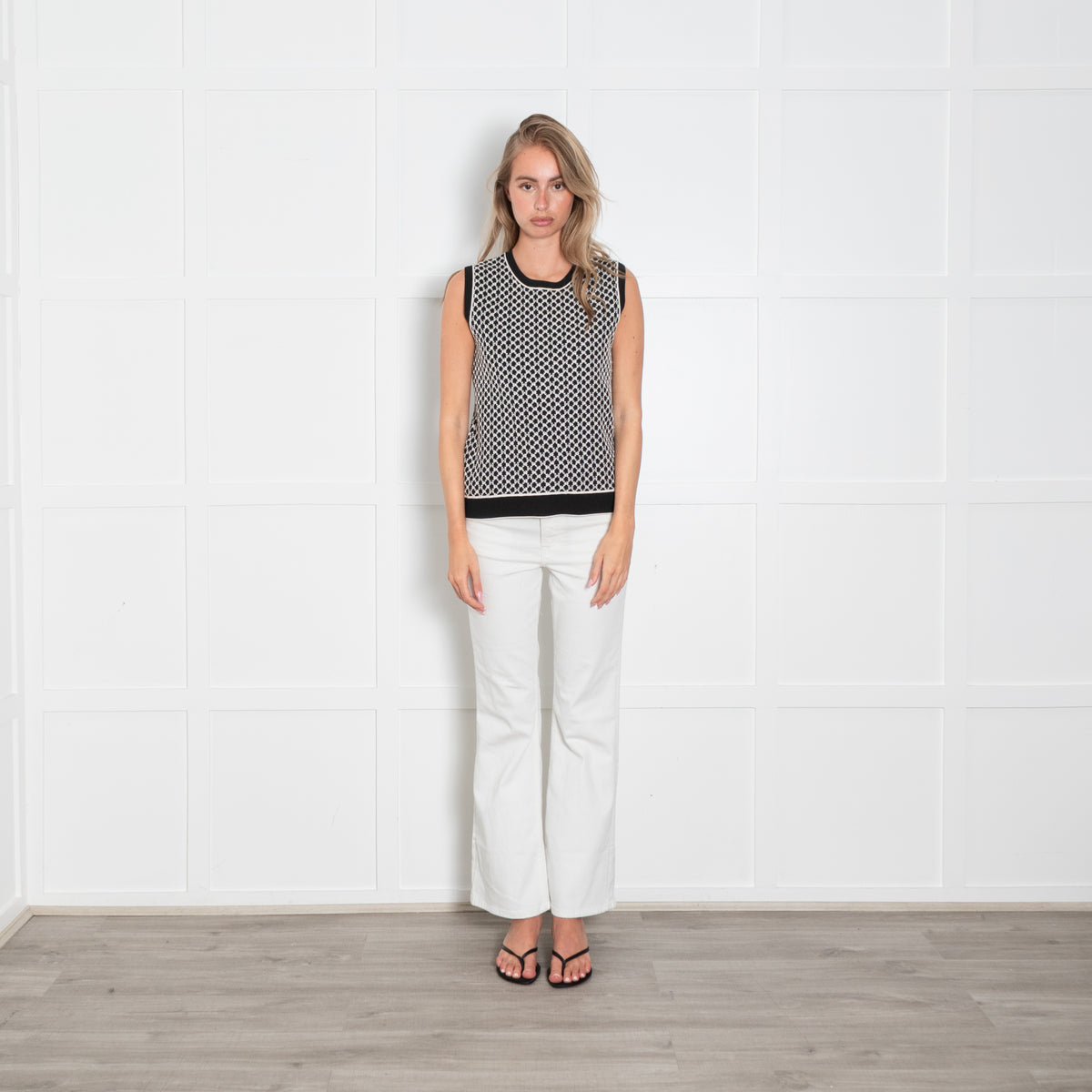 Strenesse Black and White Textured Knit Vest